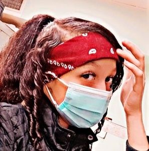 Meet your Posher, Tokes